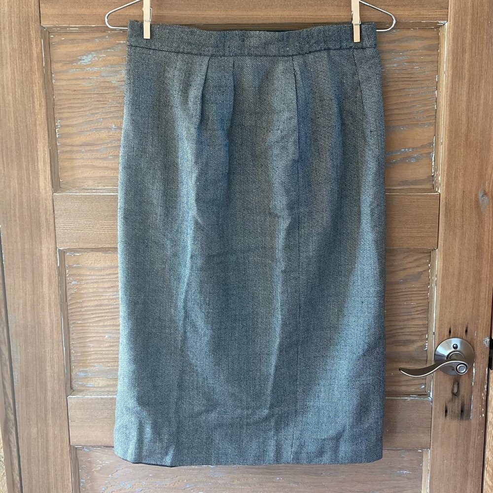 vintage 100% wool skirt with lining